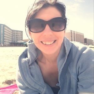 Meet your Posher, Christina